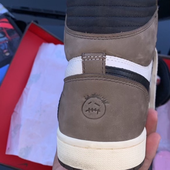 Jordan 1 Travis Scott - Picture 5 of 5